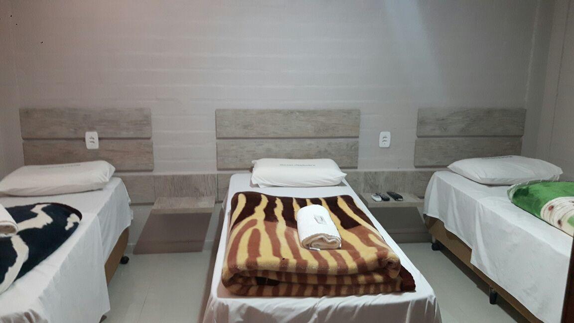 Hotel Pinheiro Круз Алта Екстериор снимка